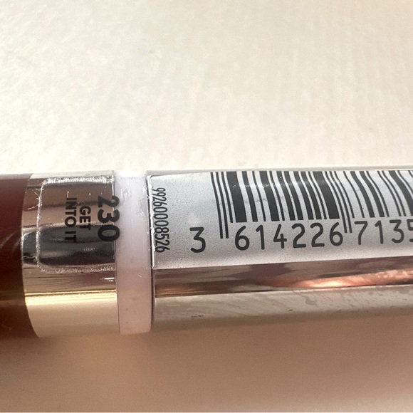 COVERGIRL  Melting Pout Vinyl Vow #230 Get into it Vas-y - Picture 4 of 4